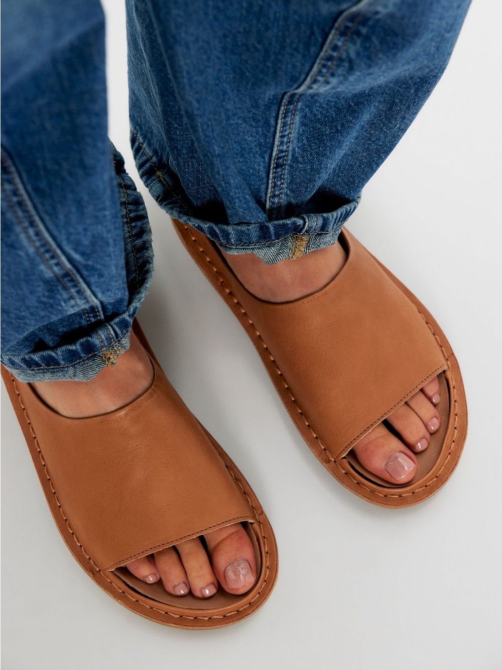Vibae Saint Tropez Women’s Tan Leather Slide Sandals in Fawn